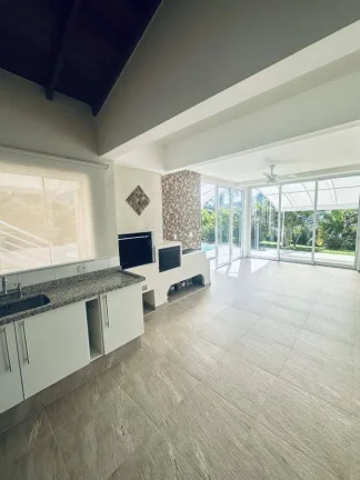 Imagem Linda casa no Jd. das Palmeiras