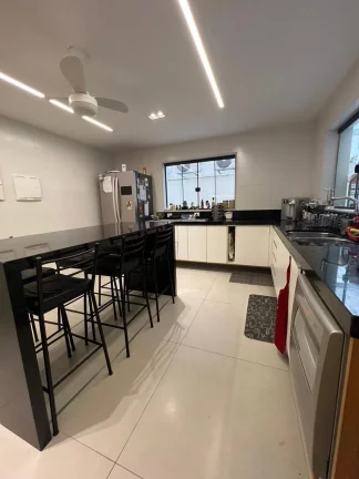 Imagem Casa com 4 Quartos para Alugar, 350 m² em Barra Da Tijuca - Rio De Janeiro