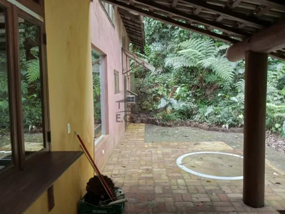 Imagem Casa no sertão da Barra do Una no meio da mata