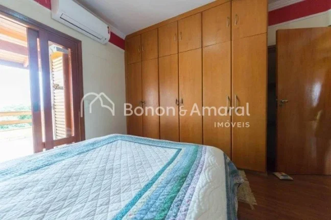 Imagem Localização privilegiada. Hall de entrada com escritório. Sala de estar, sala de jantar, lavabo, ...