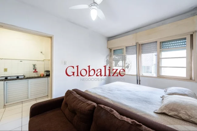 Imagem Apartamento mobiliado, frente mar para locação em Santos por $ 2.200,00 Pacote.