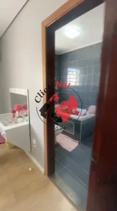Imagem Casa Térrea,estudo permuta menor valor , 4 dorms sendo 3 suítes, Edicula ,quintal churrasq, Parq dos Pássaros melhor bairro de São Bernardo do Campo