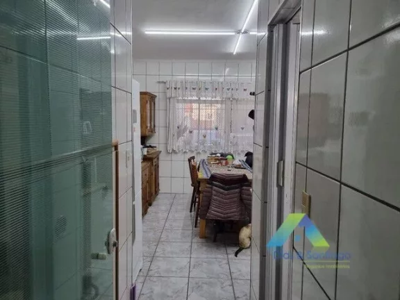 Imagem SANTO ANDRÉ Sobrado 240M², 2 dormitórios, churrasqueira, 5 vagas de garagem, ótima localização e valor !!