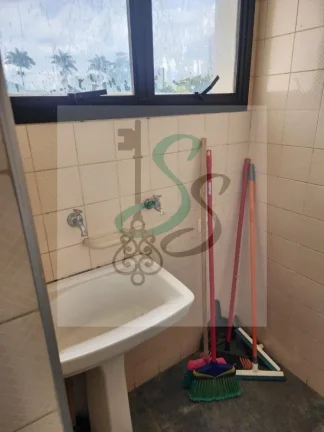 Imagem Apartamento à venda na Vila Itapura, Campinas/SP. Apartamento com 2 dormitórios com armários , cozinha americana, banheiro social com armário, despen
