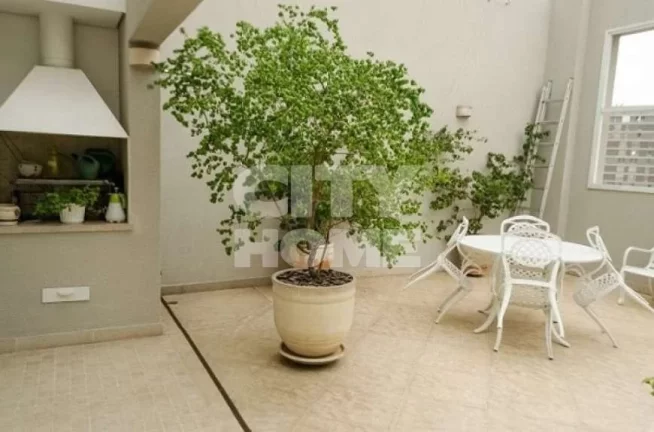 Imagem Cobertura espetacular em Moema Pássaros, fora de rota, em rua tranquila, arborizada, próximo a tod...