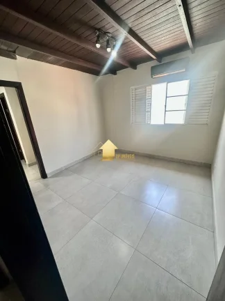 Imagem Salão Comercial na Avenida 24 de Outubro