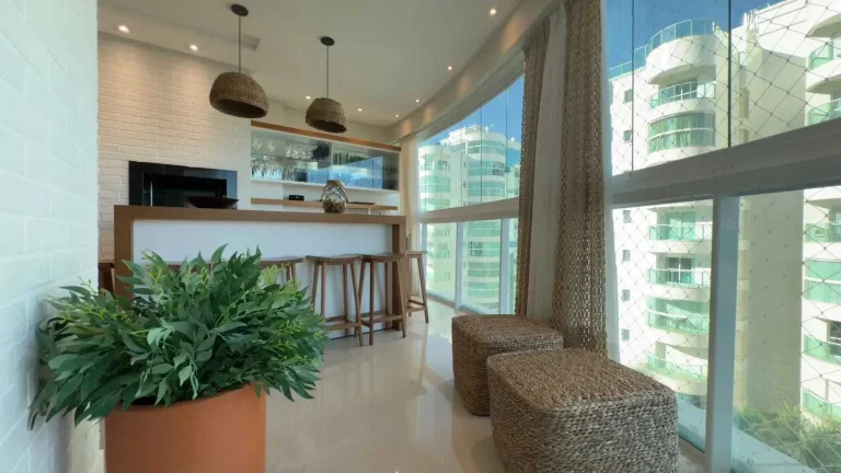 Imagem Apartamento alto padrão com 3 suítes e 3 vagas de garagem na Praia Brava Itajaí/SC