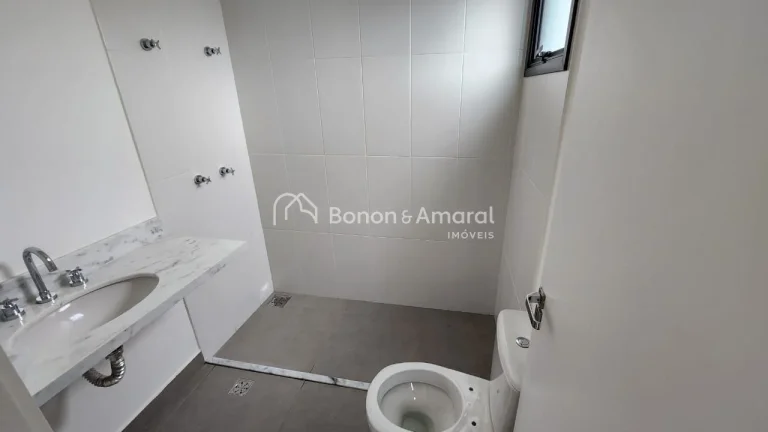 Imagem Venha desfrutar da serenidade de uma pequena vila dentro de um condomínio fechado exclusivo, onde a...