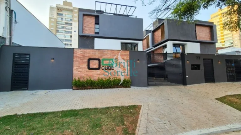 Imagem Casa/Sobrado Triplex à Venda em Campo Belo - São Paulo/SP.