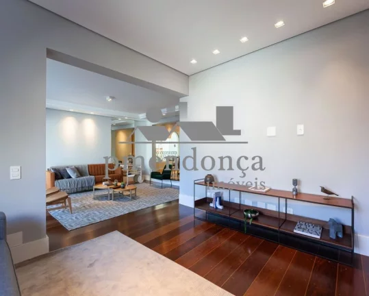 Imagem Apartamento na Vila Madalena com 2 suítes e 3 vagas, 216m²