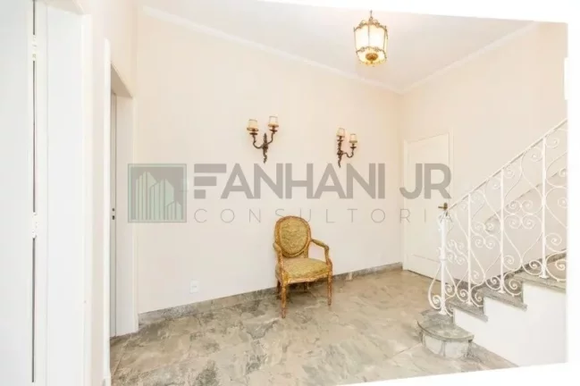 Imagem Casa de luxo no Jardim Paulista: 4 quartos, 3 suítes, 5 banheiros, 4 vagas. 400m² de área. Venda ou locação em SP.