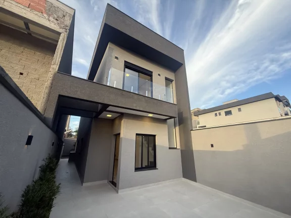 Imagem Casa a Venda com 3 Suítes e Piscina - Muito Conforto!