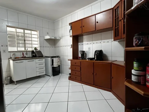 Imagem Casa à venda em São José dos Campos, Jardim das Indústrias - 250m²