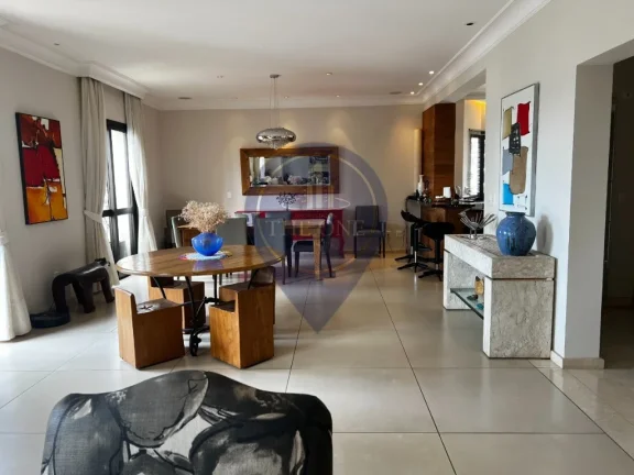 Imagem Imperdível oportunidade de adquirir amplo apartamento de luxo em Moema, São Paulo-SP: 4 quartos, 4 suítes, 2 salas, 6 banheiros, 6 vagas - 313m²!