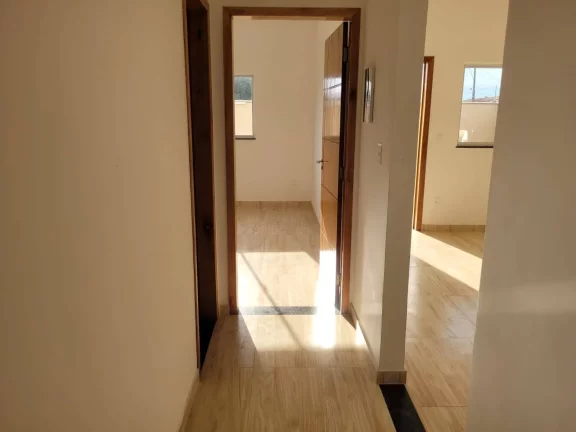 Imagem Casa com excelente quintal e área gourmet/ lazer com mini parquinho.