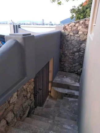 Imagem Casa pé na água, condomínio península, enseada.