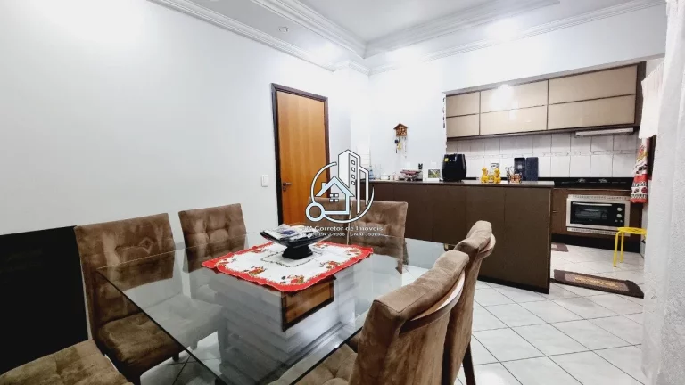 Imagem Sobrado com AMPLO ÁTICO, 170,34m² privativos, FRENTE PARA RUA, localizado no Bairro Boqueirão, Cu...