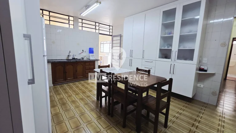 Imagem Casa térrea em zona comercial!