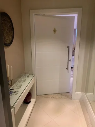 Imagem Apartamento de alto padrão no Jardim Europa, totalmente mobiliado, com 4 dormitórios sendo 4 suítes, sala de 75m² com 3 ambientes, 3 vagas.