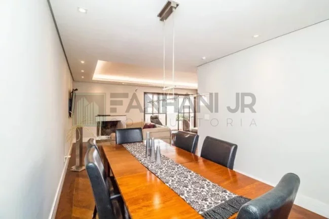 Imagem Cobertura com piscina à venda em Moema, São Paulo-SP: 4 quartos, 4 suítes, 4 salas, 6 banheiros, 3 vagas, 320m². Venha conferir!
