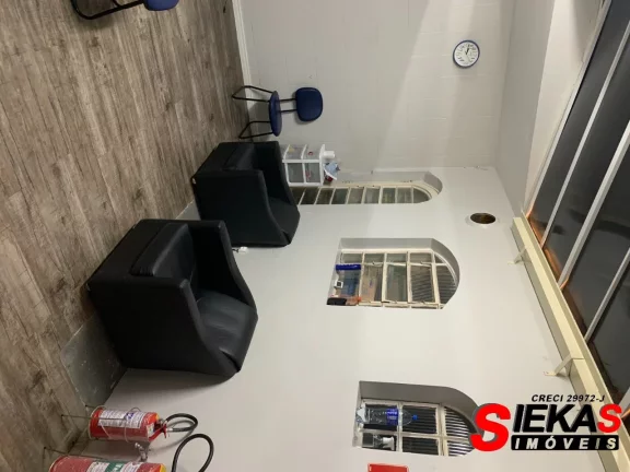 Imagem Imperdível casa comercial à venda em Cangaíba, São Paulo-SP: 4 quartos, 1 suíte, 2 salas, 2 banheiros, 2 vagas, 225 m²!