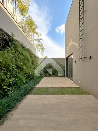 Imagem Casa de Condomínio em Tamboré - Santana de Parnaíba, SP