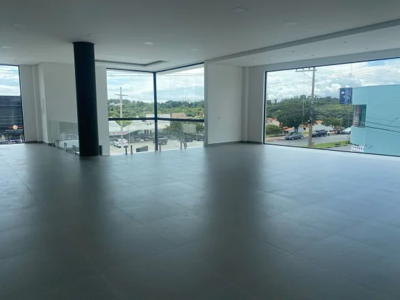 Imagem Prédio Comercial de Alto Padrão para Locação em Votorantim-SP, Parque Bela Vista: 2 Salas, 3 Banheiros, 10 Vagas, 724 m².
