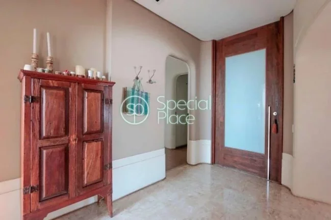 Imagem Cobertura maravilhosa com 600m², 04 dormitórios - sendo 02 suítes e seis vagas. Vista incrível.