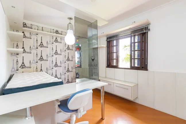 Imagem Casa de Alto Padrão "Mobiliada"
Com quatro quartos, duas suítes com hidro, espaço gour... Imagem Casa de Alto Padrão "Mobiliada"
Com quatro quartos, duas suítes com hidro, espaço gour...