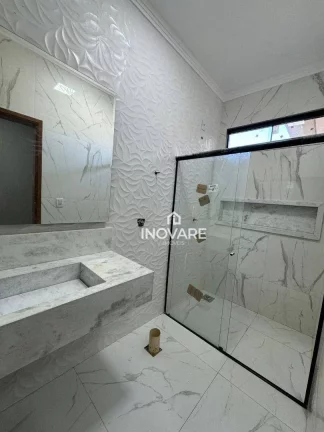 Imagem Casa com 3 dormitórios à venda, 196 m² por R$ 680.000 - Setor Santos Dumont - Itumbiara/GO