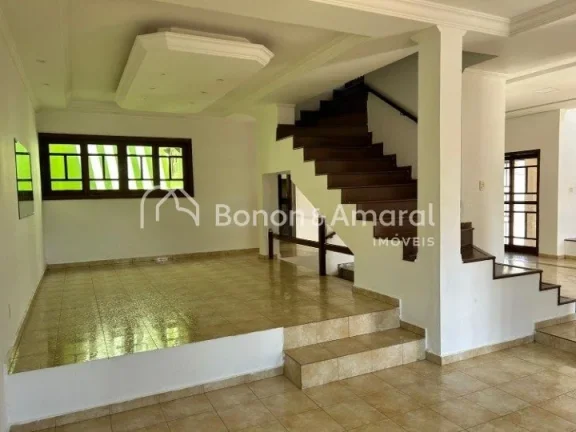 Imagem Descubra o conforto nesta confortável e espaçosa casa localizada no prestigiado bairro do Jardim C...