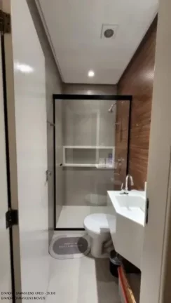 Imagem Imperdível oportunidade de casa em condomínio à venda em Camaçari-BA, Vila de Abrantes. 4 quartos, 4 suítes, 2 salas, 1 banheiro, 4 vagas, 290m²!