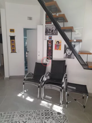 Imagem CASA A VENDA DENTRO DE UM PEQUENO CONDOMÍNIO, COM 3 DORMITÓRIOS, 2 BANHEIROS E COZINHA COM ÁREA GOURMET