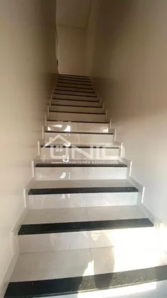 Imagem Sobrado 3 Suítes Fraron