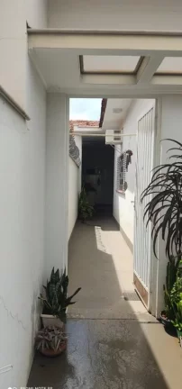 Imagem Casa para Venda em Araçatuba, Vila Mendonça, 3 dormitórios, 2 banheiros, 2 vagas