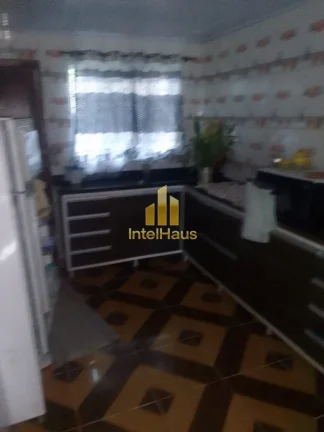 Imagem Em Itapoá, no Balneário Uirapuru, há uma casa com grande potencial para quem busca uma oportunida...
