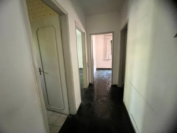 Imagem Excelente Casa Térrea com 03 Dormitórios no Jardim Europa! Ótima localização!