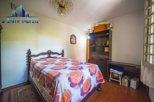 Imagem Casa com 5 Suítes para venda, em rua fechada na Granja Viana - Cotia