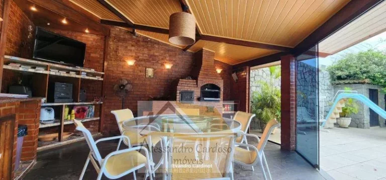 Imagem Casa à venda em Nova Friburgo, Braunes, com 10 quartos, 550m2