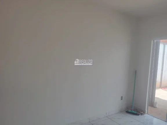 Imagem Casa à venda no Parque Liberdade, Uberaba - 2 dormitórios, garagem e box nos banheiros!