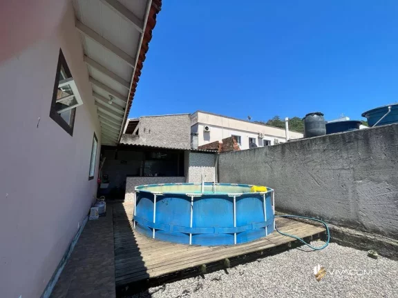 Imagem Casa com 3 Quartos à Venda, 360 m² em Fundos - Biguaçu