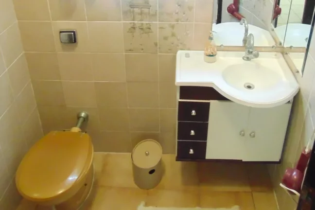 Imagem Praia do Guaiúba - Casa com 04 dormitórios - Piscina e churrasqueira - Vaga para 06 automóveis.