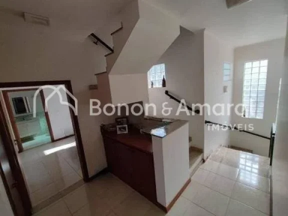 Imagem Este sobrado em Betel, Paulínia, oferece um estilo de vida muito confortável. Com 4 suítes, sendo...