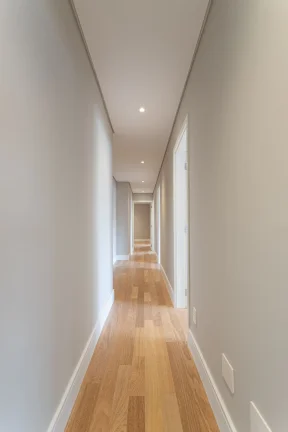 Imagem Apartamento 306M² Reformado, 4Q, 3 Suítes, 2 Salas, 3 Banheiros, 4 Vagas, Lavabo, Varanda, Piscina, Academia, Churrasqueira, Salão de Festas e Jogos.