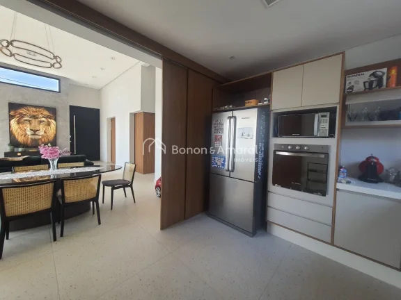 Imagem Casa Térrea à Venda com 3 Suítes - Condomínio Terras do Cancioneiro, Paulínia/SP - 242 m²

Exc...