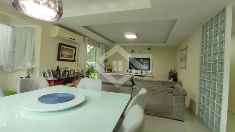 Imagem Casa Duplex com 4 suítes, 250m² condomínio Jardim Itaúna, Vargem Grande