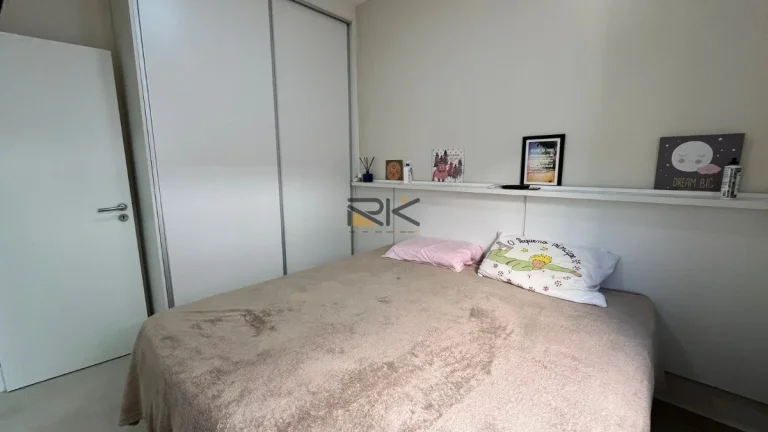 Imagem APARTAMENTO PRAIA GRANDE com 2 dormitórios sendo 1 suíte,1 vaga de garagem,varanda gourmet com churrasqueira,sala 2 ambientes