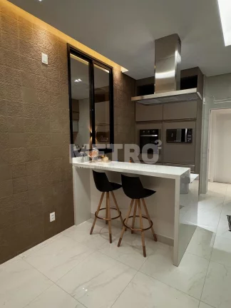Imagem Casa com 4 quartos, sendo todos suítes, 01 com closet, piscina no Alphaville