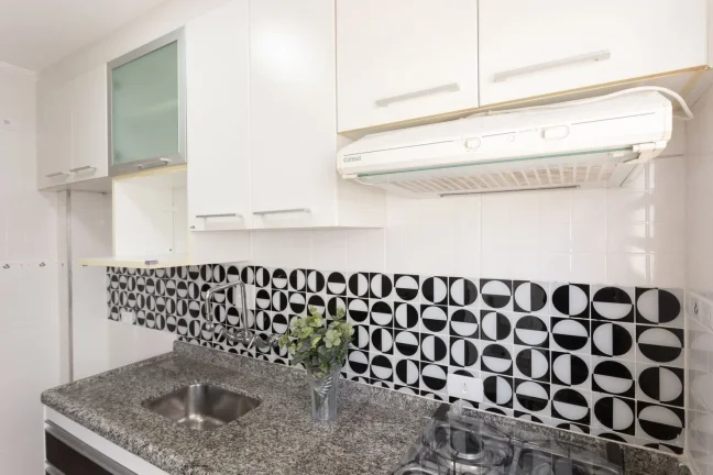 Imagem Apartamento 61M², 2Q, 1 Banheiro, 1 Vaga, Portaria 24h, Armários.