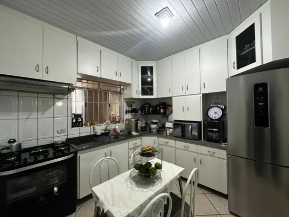 Imagem Sobrado com 4 dormitórios à venda, 250 m² por R$ 580.000,00 - Cidade Boa Vista - Suzano/SP